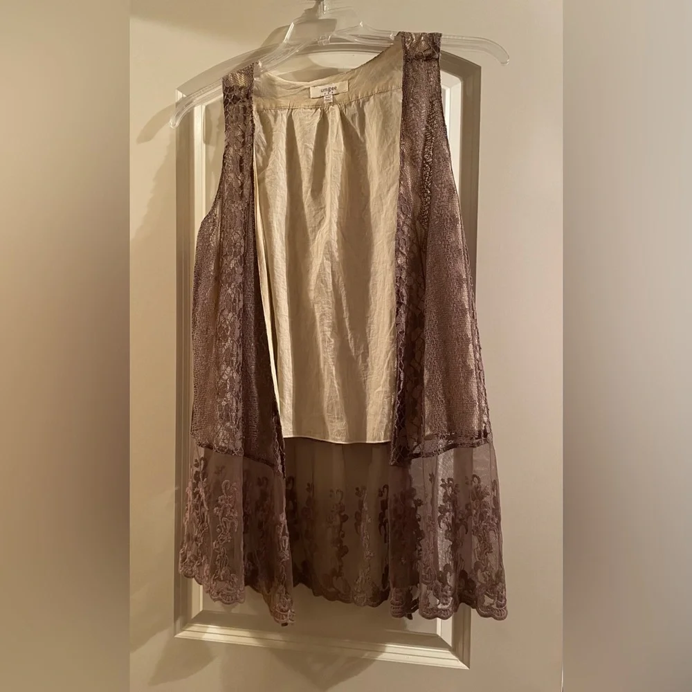 ♥️ UMGEE Victorian style Tan Ivory Lace Sleeveless Layer Top Cover Women SZ:S-M